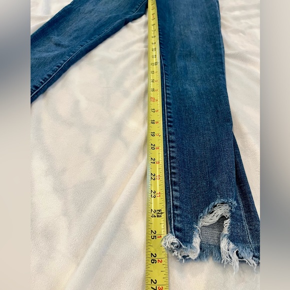 Abercrombie and Fitch Simone High Rise Ankle Jeans - Picture 3 of 5